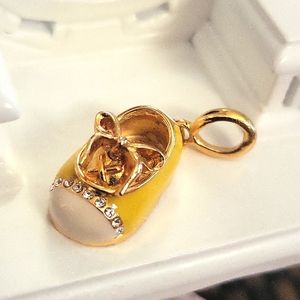 Yellow and Cream shoe charm with rhinestones in gold plated